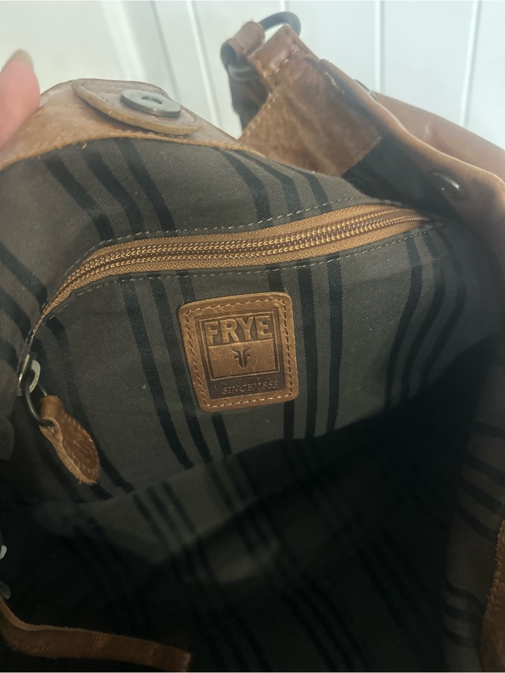 Frye leather shoulder tote purse - Picture 2 of 3